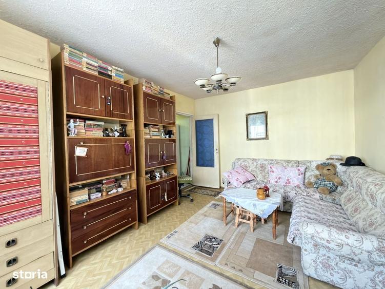 Apartament cu 3 camere nedecomandat în Dacia