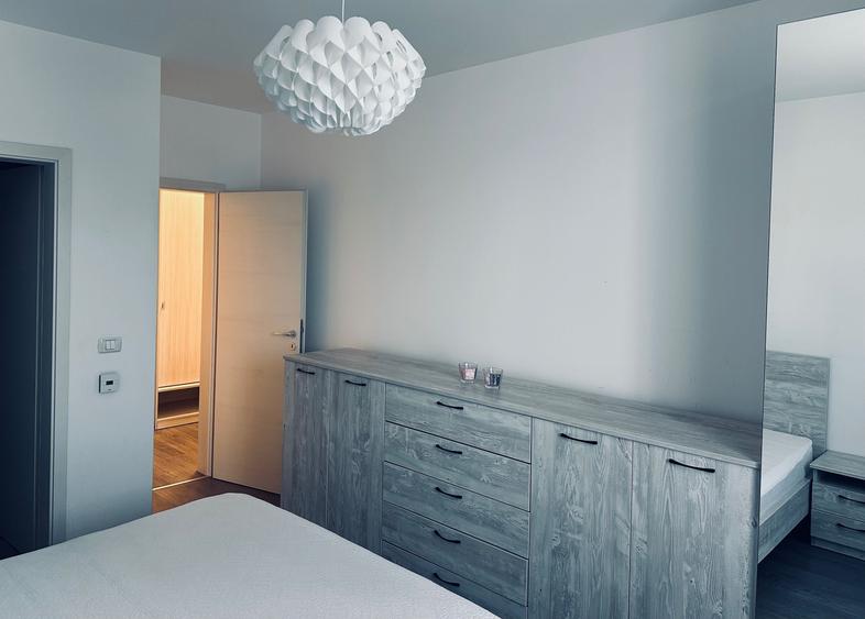 Apartament cu 3 camere decomandat în Torontalului