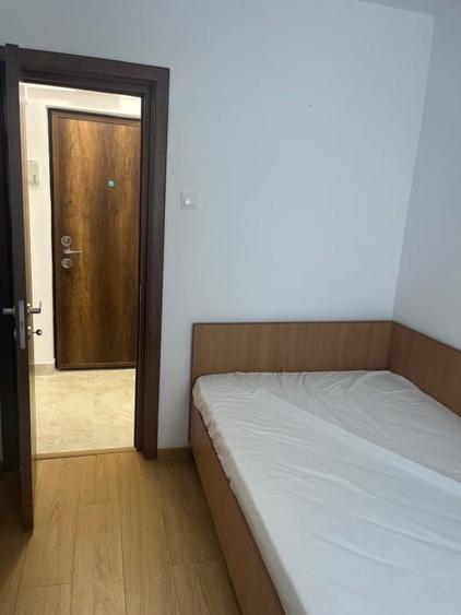 Apartament cu 3 camere semidecomandat, mobilat în Tomis III