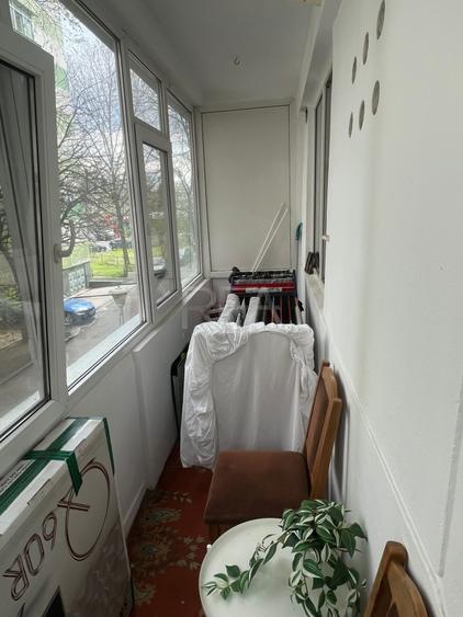 Apartament cu 2 camere semidecomandat, mobilat în 1 Mai