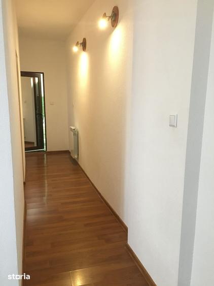 Casă cu 3 camere cu Teren 200 Mp în Central