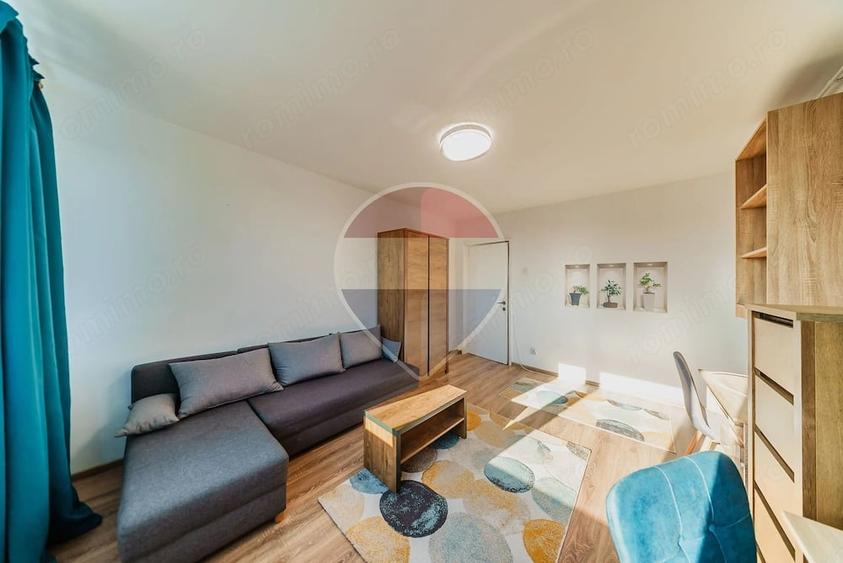 Apartament cu 2 camere decomandat în Romanilor