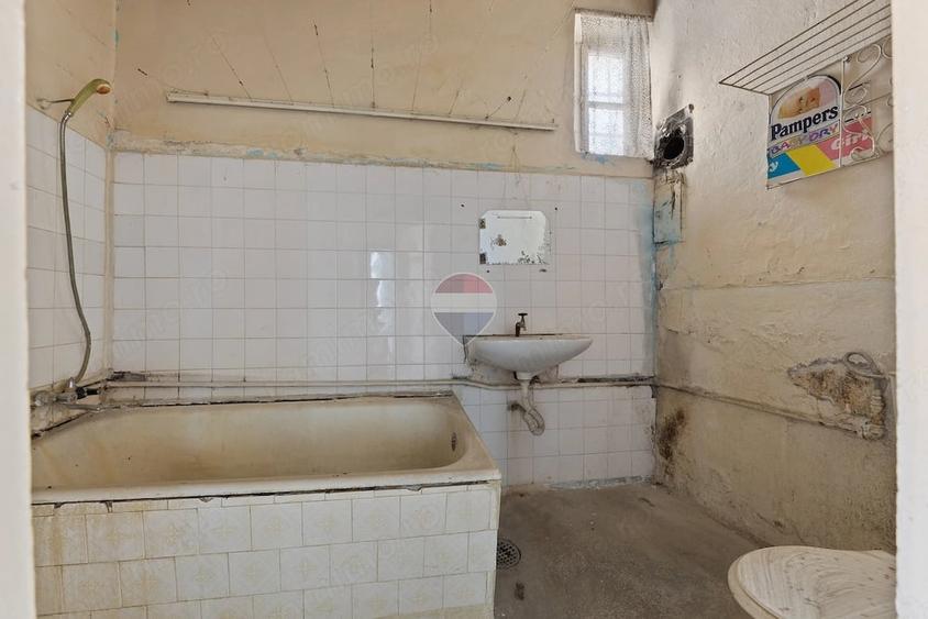 Casă cu 5 camere cu Teren 853 Mp în Ultracentral