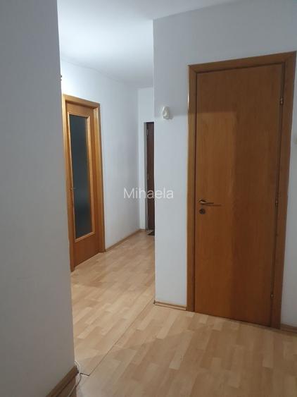 Inchiriez apartament spatios