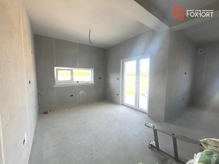 Duplex cu 4 camere cu Canalizare în Moșnița Nouă