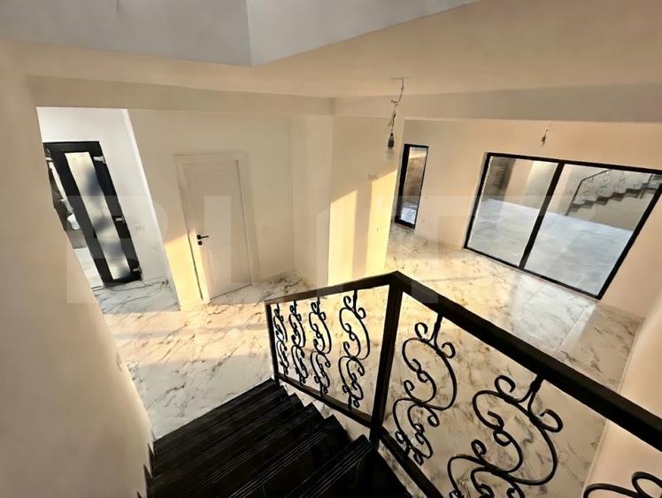 Duplex cu 3 camere cu Canalizare în Recaș
