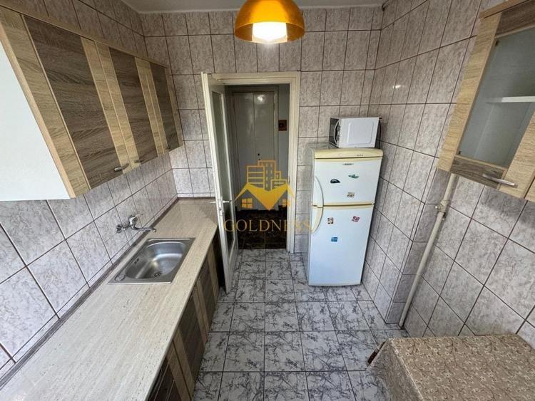 Apartament cu 2 camere semidecomandat, mobilat în P-ța Mihai Viteazul