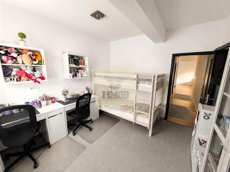 Apartament cu 3 camere decomandat, mobilat în Turnișor