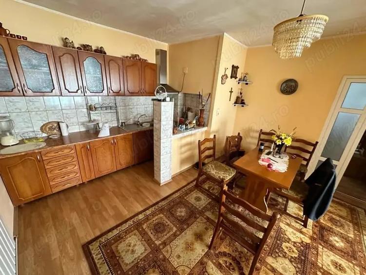 Casă cu 3 camere cu Teren 241 Mp în Titulescu
