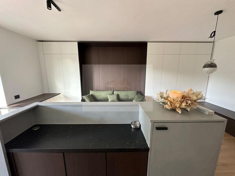 Apartament cu 2 camere semidecomandat, mobilat în Semicentral