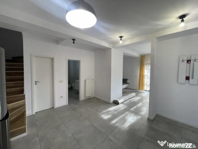Casă cu 4 camere cu Canalizare în Central