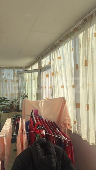 Apartament cu 3 camere decomandat, mobilat în Dacia