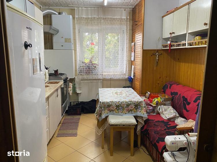 Apartament cu 3 camere decomandat în Zorilor