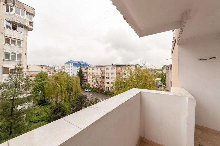 Apartament cu 3 camere decomandat în Bere