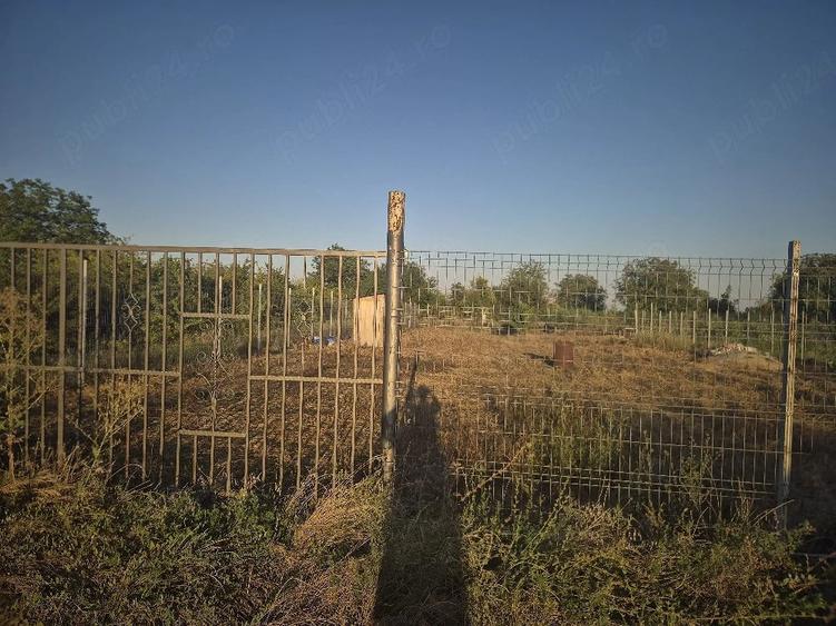 Teren de 1012 mp, în Dascălu