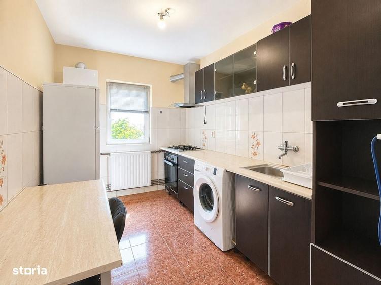 Apartament cu 3 camere decomandat în Lipovei