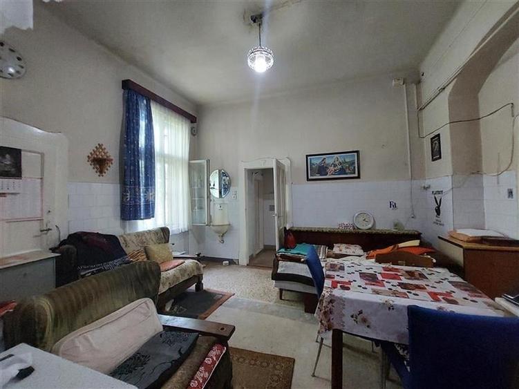Apartament cu 4 camere decomandat în Ultracentral