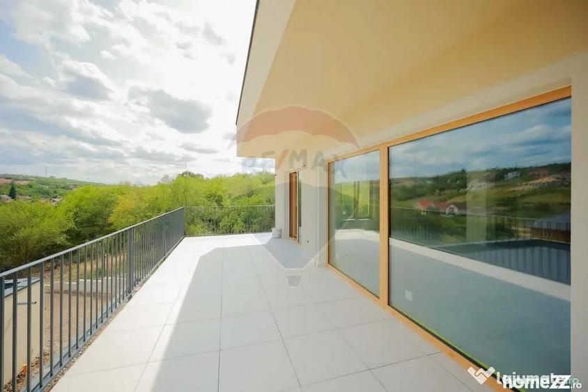 Casă cu 5 camere cu Teren 435 Mp în Săldăbagiu de Munte