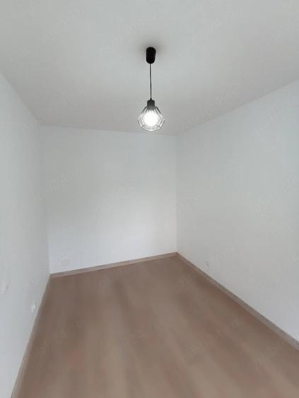 Apartament cu 3 camere nedecomandat în Central