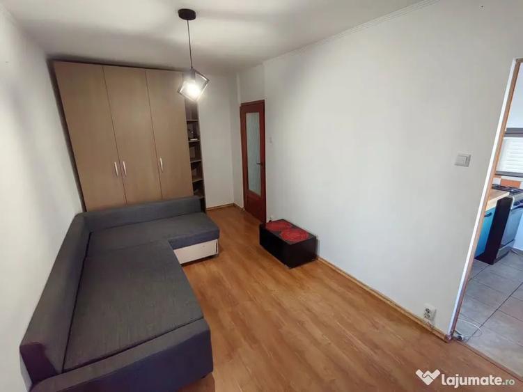 Garsonieră decomandată în Brâncoveanu