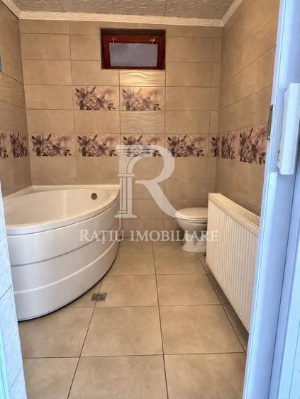 Casă individuală cu 3 camere cu Canalizare în Central