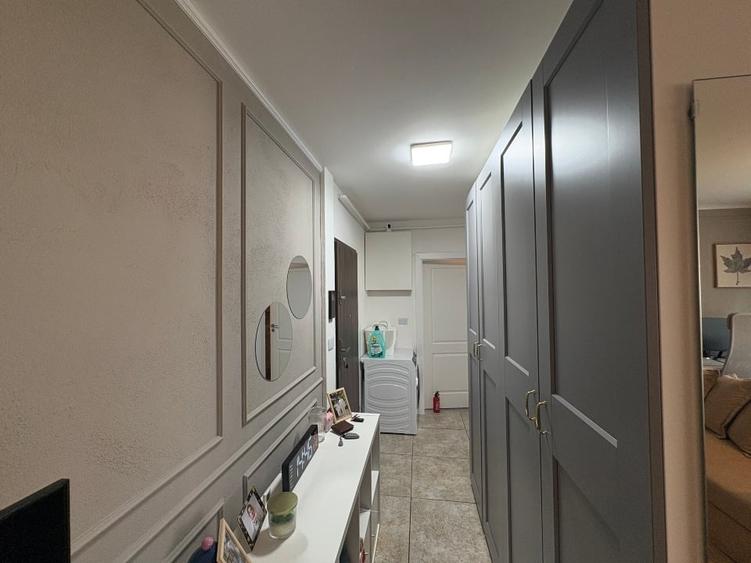Apartament cu 3 camere semidecomandat, mobilat în Aradului