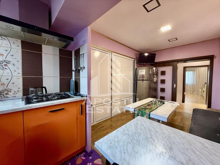 Apartament cu 3 camere decomandat, mobilat în Lunei