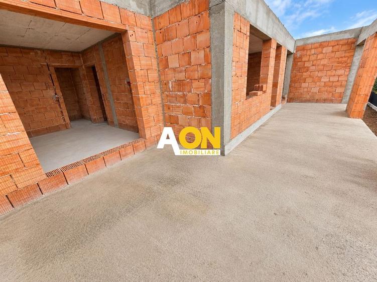 Apartament cu 3 camere decomandat în Cetate