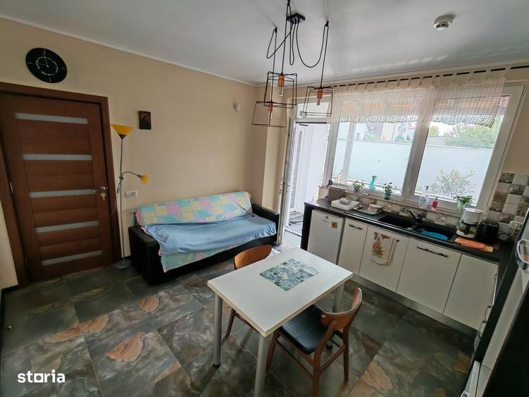 Casă cu 4 camere în Central