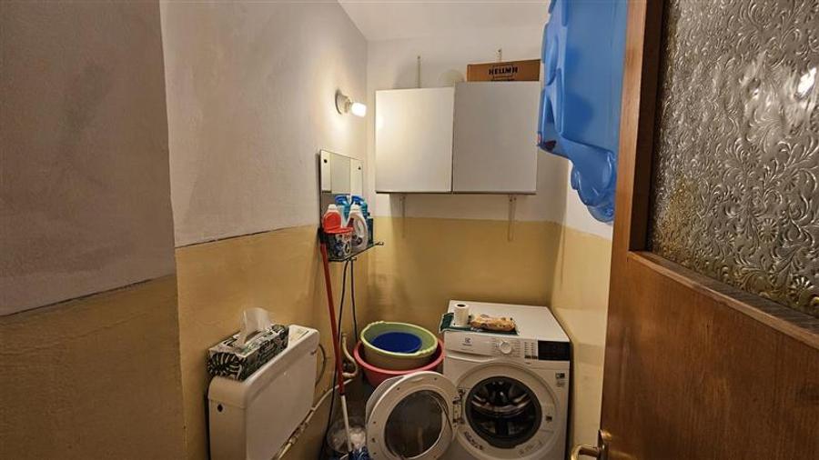 Apartament cu 4 camere semidecomandat, mobilat în Berceni