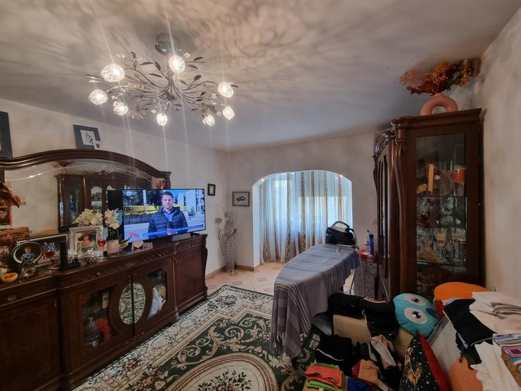 Apartament cu 4 camere decomandat, mobilat în Nord