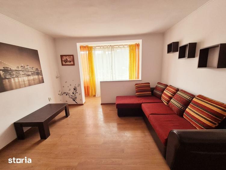 Apartament cu 3 camere decomandat în Est
