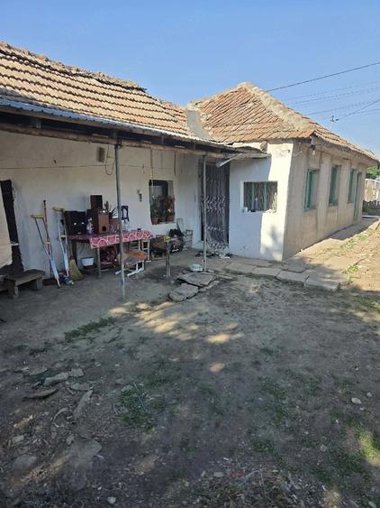 Casă cu Teren 300 Mp în Amara