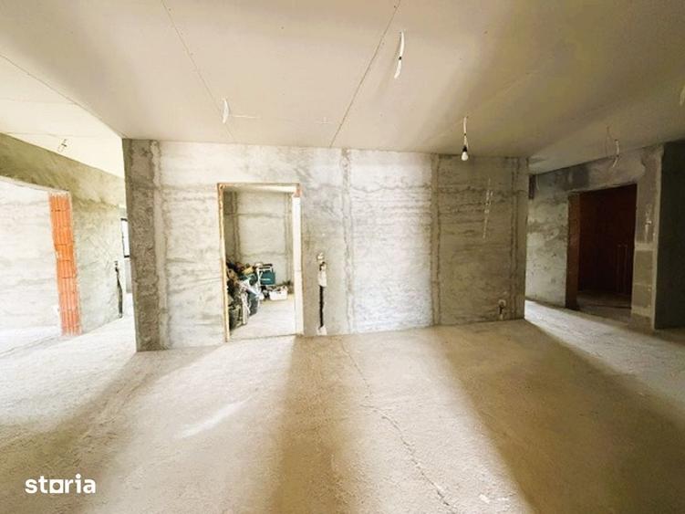 Casă cu 3 camere cu Teren 1188 Mp în Curtișoara