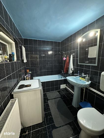 Casă cu 4 camere decomandat cu Teren 420 Mp în Central