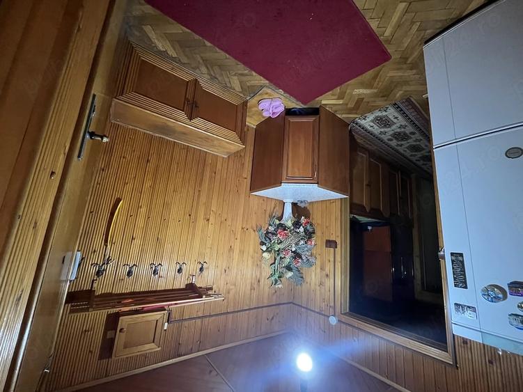 Apartament cu 3 camere decomandat în Lipovei