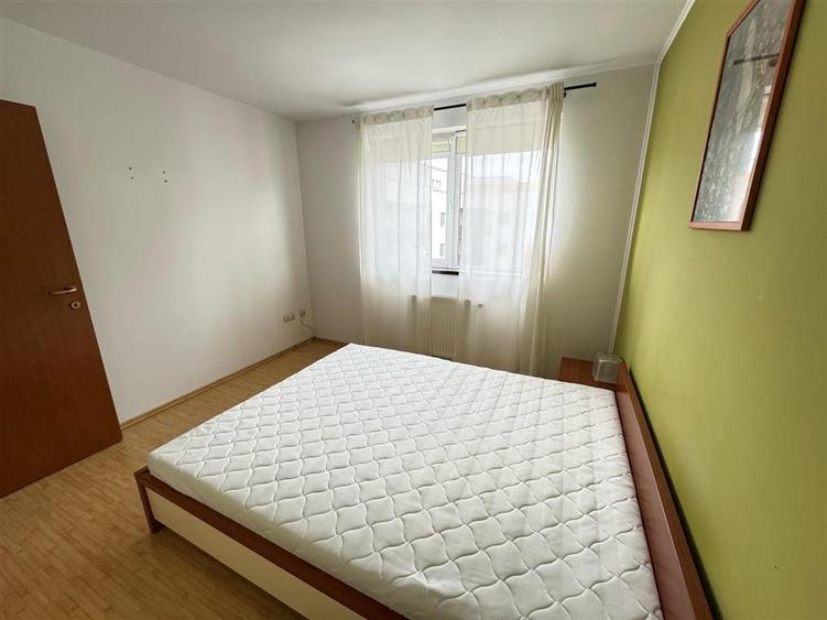 Apartament cu 3 camere decomandat, mobilat în Hipodrom 2