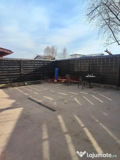 Casă cu 4 camere cu Teren 220 Mp în Glina
