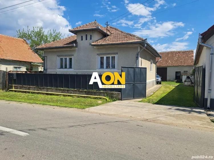 Casă individuală cu 3 camere cu Canalizare în Vințu de Jos