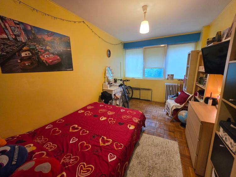 Apartament cu 3 camere decomandat în Baba Novac