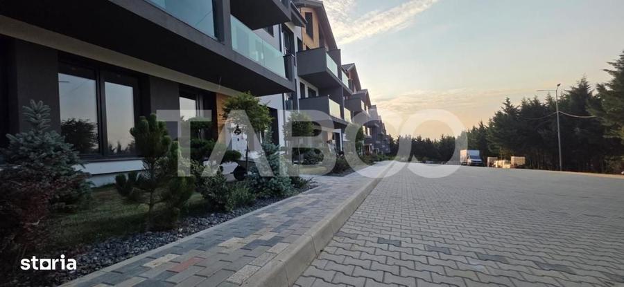 Apartament cu 3 camere decomandat în Cristian
