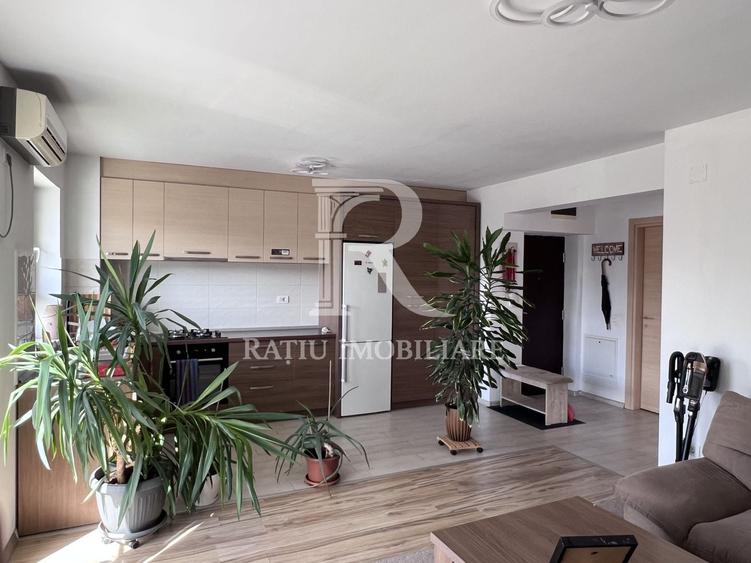Apartament cu 2 camere semidecomandat, mobilat în Nufărul