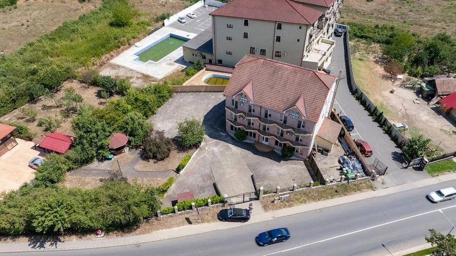 Spațiu comercial, de 599 mp, în Sânmartin