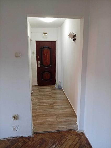 Apartament cu 2 camere semidecomandat în Est