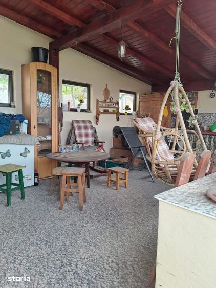 Casă cu 4 camere cu Teren 800 Mp în Stâlpeni