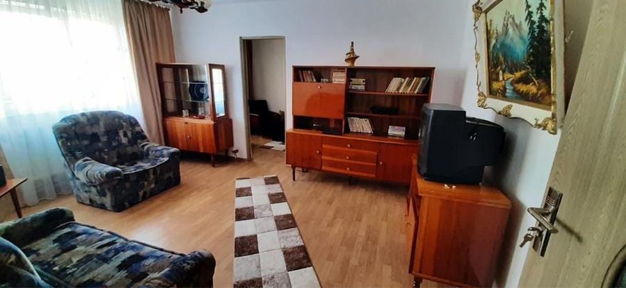 Apartament cu 3 camere în Micro 5