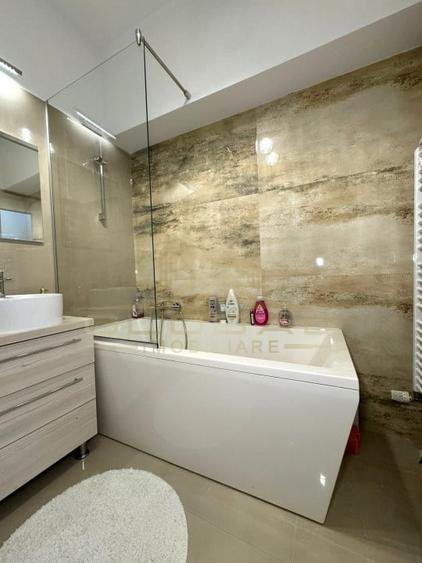 Apartament cu 3 camere semidecomandat în Bună Ziua