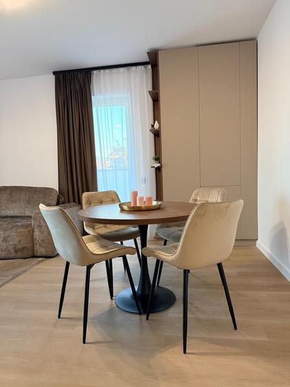 Apartament cu 2 camere semidecomandat, mobilat în Florești