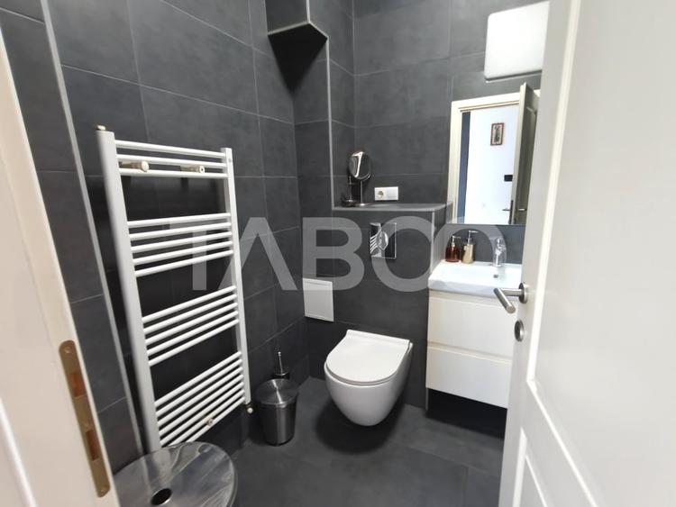 Apartament cu 3 camere decomandat, mobilat în Piața Cluj