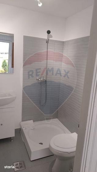 Spațiu comercial, de 375 mp, în Limanu